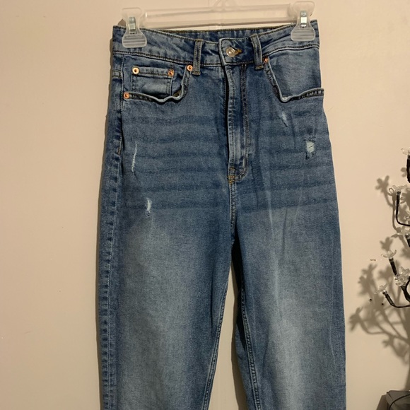 White washed blue jeans. Loose fit, mom style. - Picture 1 of 5